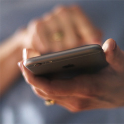 La moitié des Français ne désinfectent pas leur smartphone pendant le confinement La moitié des Français ne désinfectent pas leur smartphone pendant le confinement