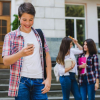 Le gouvernement veut bannir les smartphones des lyc�es � partir de septembre 2026