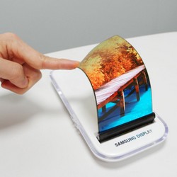 Le premier écran extensible présenté aujourd'hui par Samsung Samsung présente aujourd'hui son prototype d'écran étirable