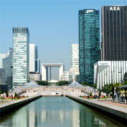 Paris La Défense va expérimenter la 5G pour une période de trois ans Paris La Défense va expérimenter la 5G pour une période de trois ans