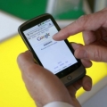 Tablettes et smartphones : les Amis de la Terre lance une campagne de sensibilisation
